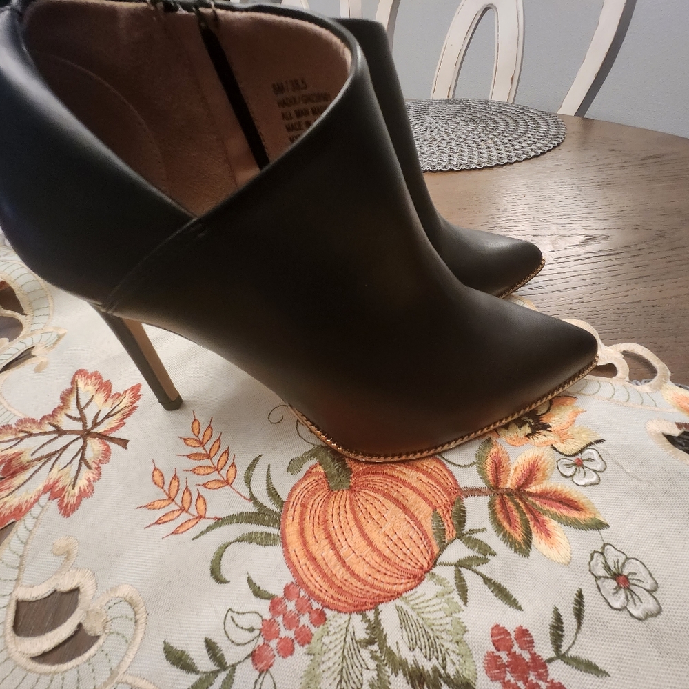 NWT BCBG Black Booties